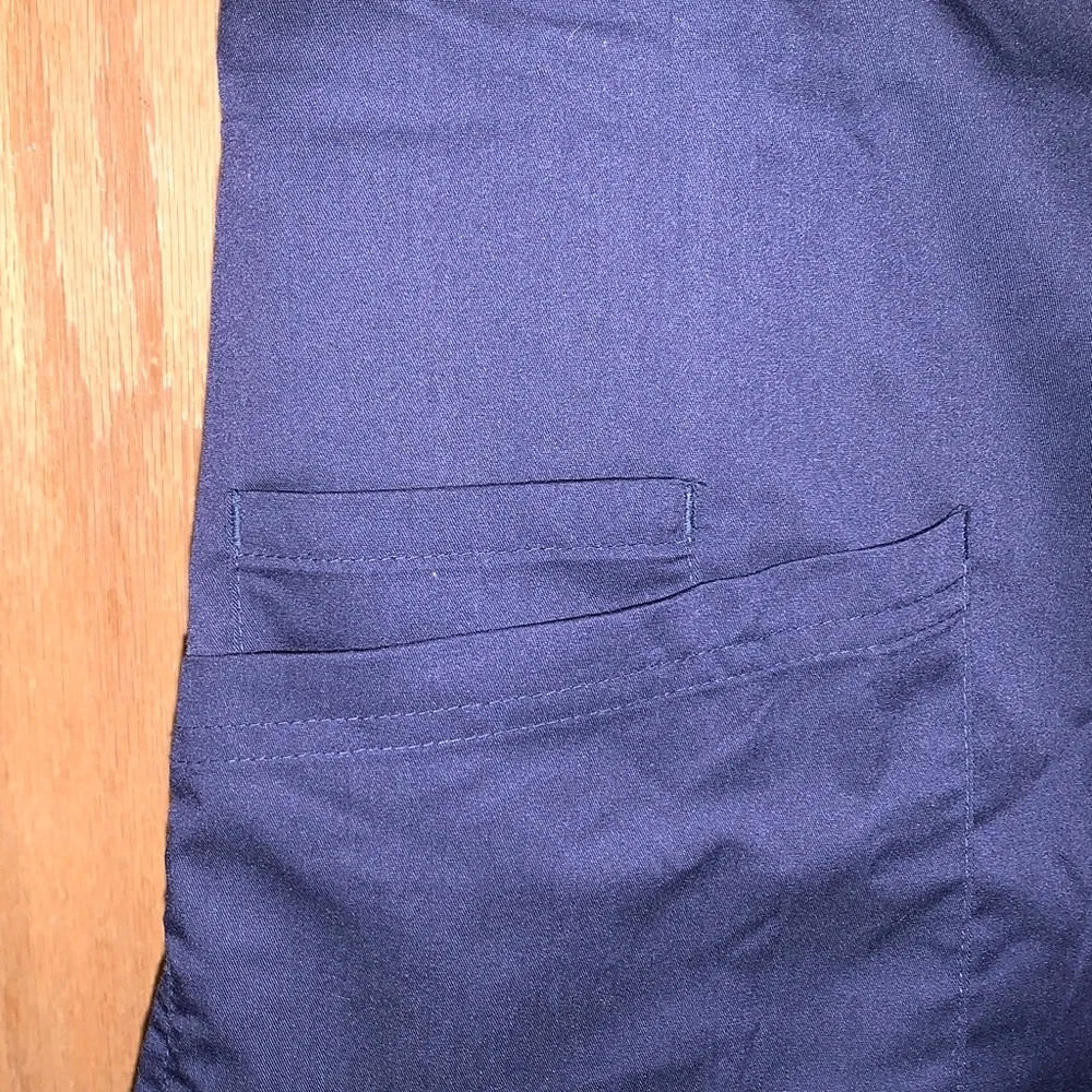 EON By maevn Scrub Top - Picture 3 of 6